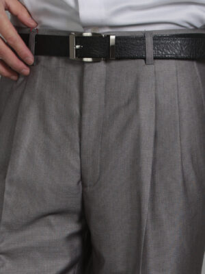 淺灰素面打褶西裝褲