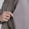 免燙咖灰色襯衫・柔軟彈性佳・小領設計