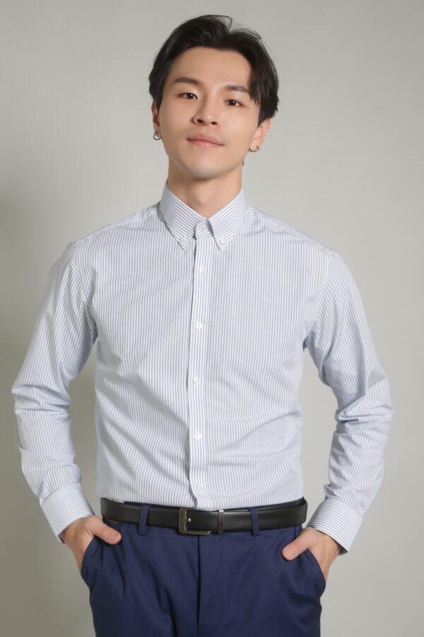 藍白直條紋襯衫・機能抗皺・釘扣領設計