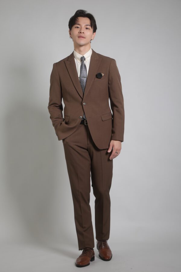 【新修身版】摩卡深棕成套西裝・劍領設計・沉穩典雅款